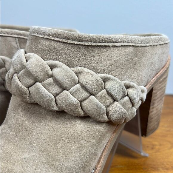 Dolce Vita Tan Braided Mules Classic Suede Design - Picture 4 of 10